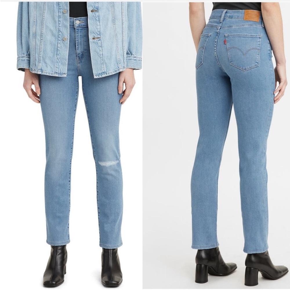 Levi’s 724 High Rise Slim Straight Women’s Jeans. 32x32. Medium/light wash.